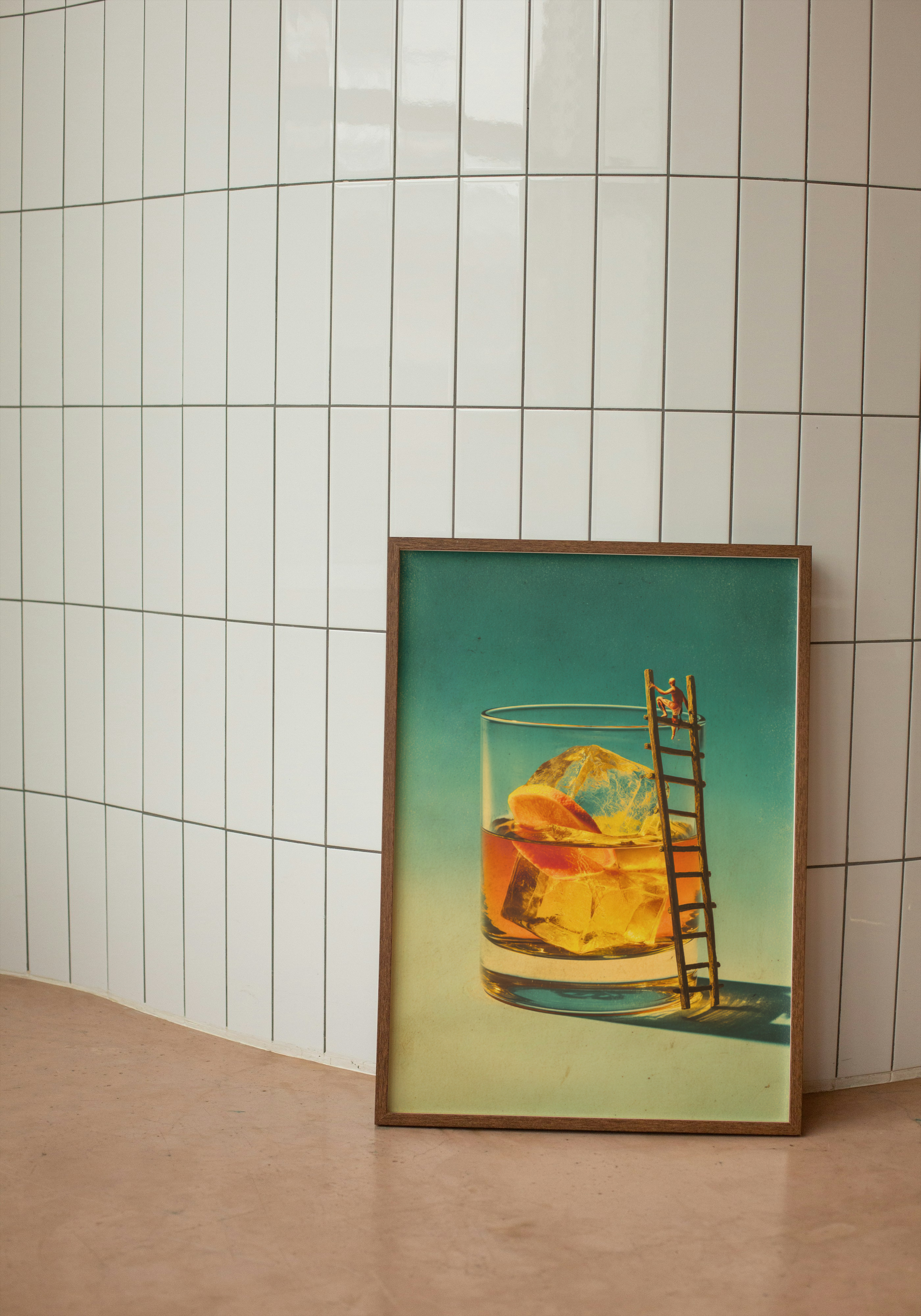 Golden Climb – Retro Cocktail Print